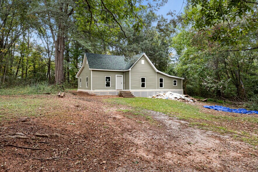 More Photos Of 229 W Liberty St, Forest City Apartments For Sale