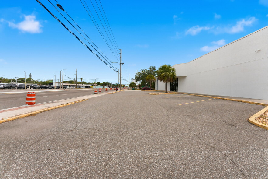 More Photos Of 4801 66th St N, Kenneth City General Retail For Sale