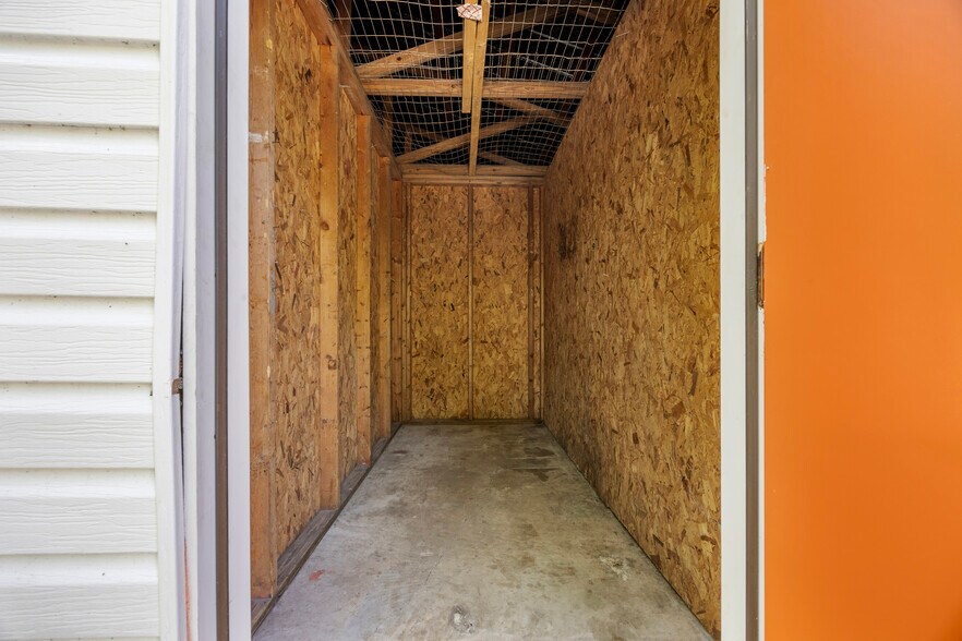 More Photos Of 1431 Lewis St, Fernandina Beach Self Storage For Sale