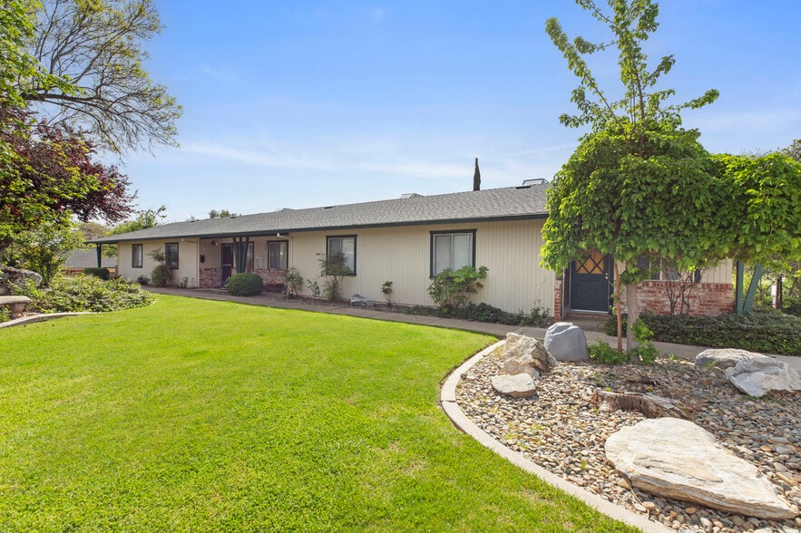 More Photos Of 91 Summit Ave, Sonora Apartments For Sale