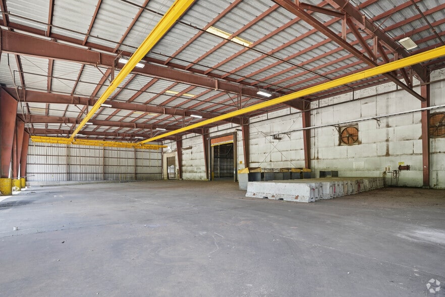 More Photos Of 105 Scr 25, Taylorsville Manufacturing For Sale