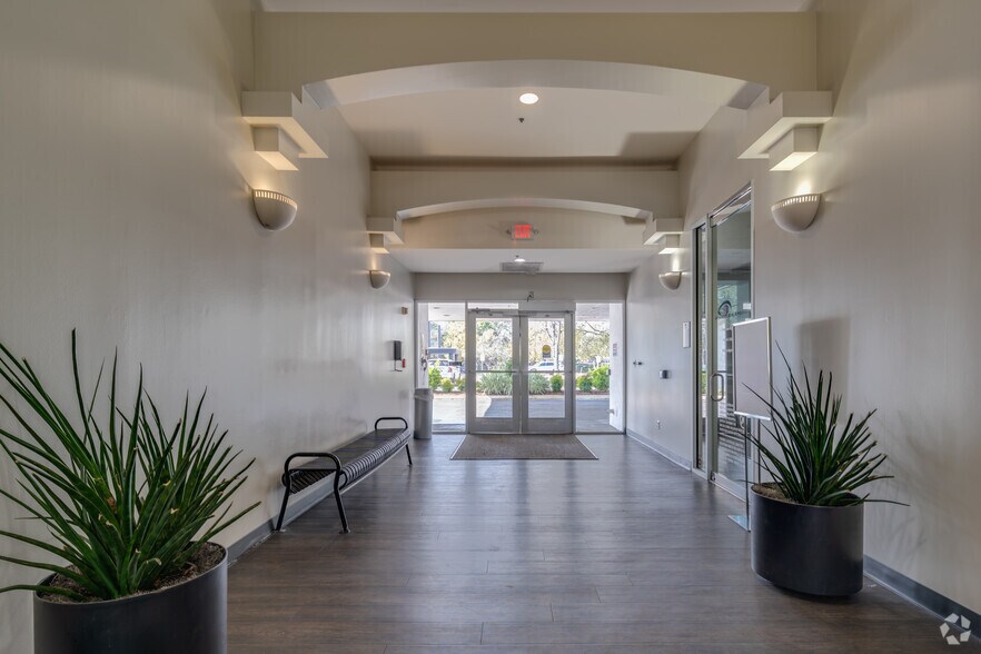 More Photos Of 5420 Dashwood Dr, Houston Medical For Lease