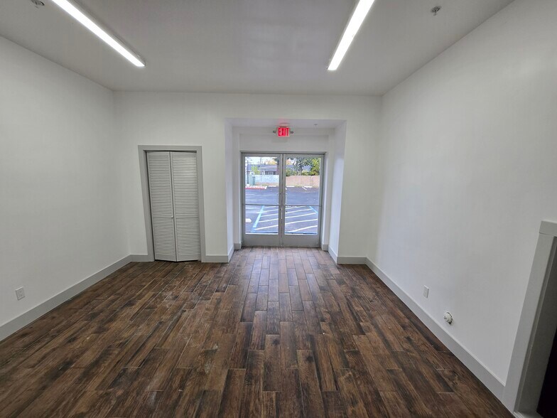 More Photos Of 911 Merchant St, Vacaville Freestanding For Lease