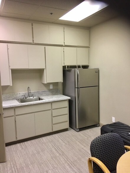 More Photos Of 3001 Coffee Rd, Modesto Office For Lease