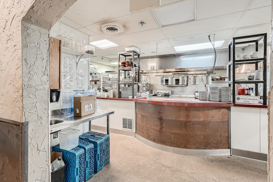 More Photos Of 1035 Pearl St, Boulder Office For Sale