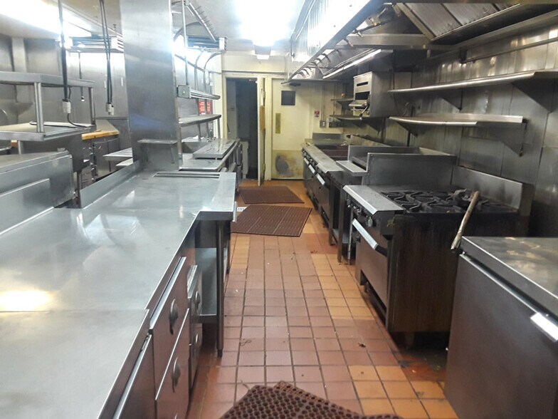 More Photos Of 3115 Pico Blvd, Santa Monica Restaurant For Lease