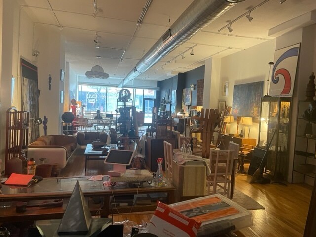 More Photos Of 2769-2787 N Milwaukee Ave, Chicago Coworking Space