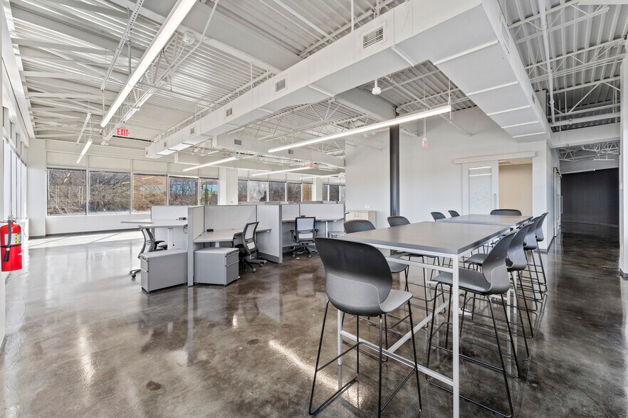 More Photos Of 5520 Capital Center Dr, Raleigh Office For Sale