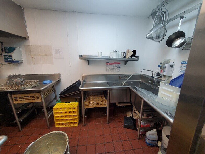 More Photos Of 1106 E Dixie Dr, Asheboro General Retail For Sale