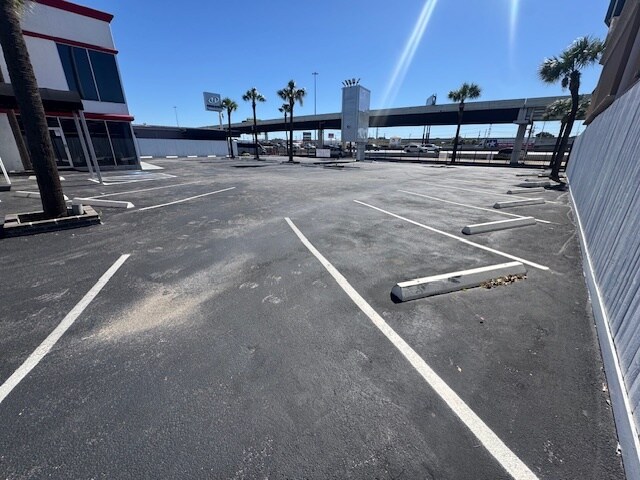 More Photos Of 5712 Southwest Fwy, Houston Auto Dealership For Lease