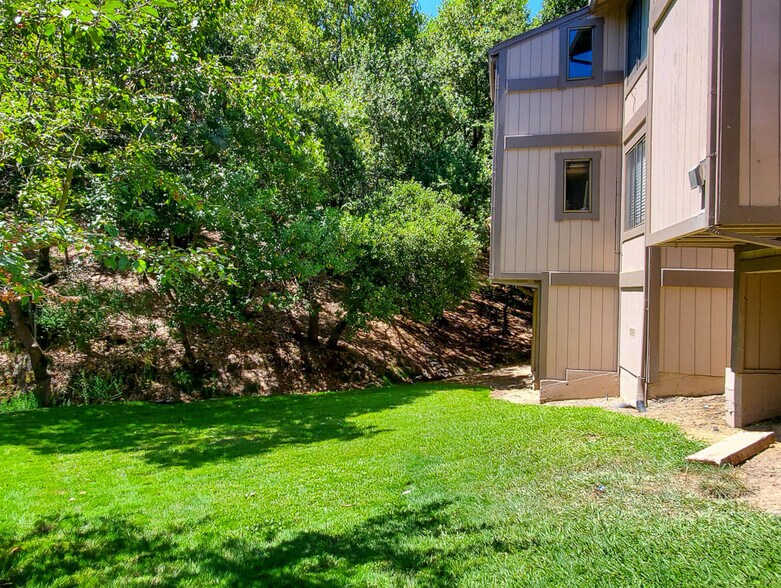 More Photos Of 17 Clay Ct, Novato Apartments For Sale