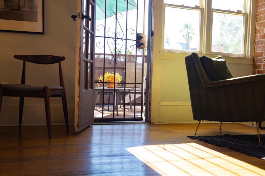 More Photos Of 531 E Lynwood St, Phoenix Office Residential For Sale