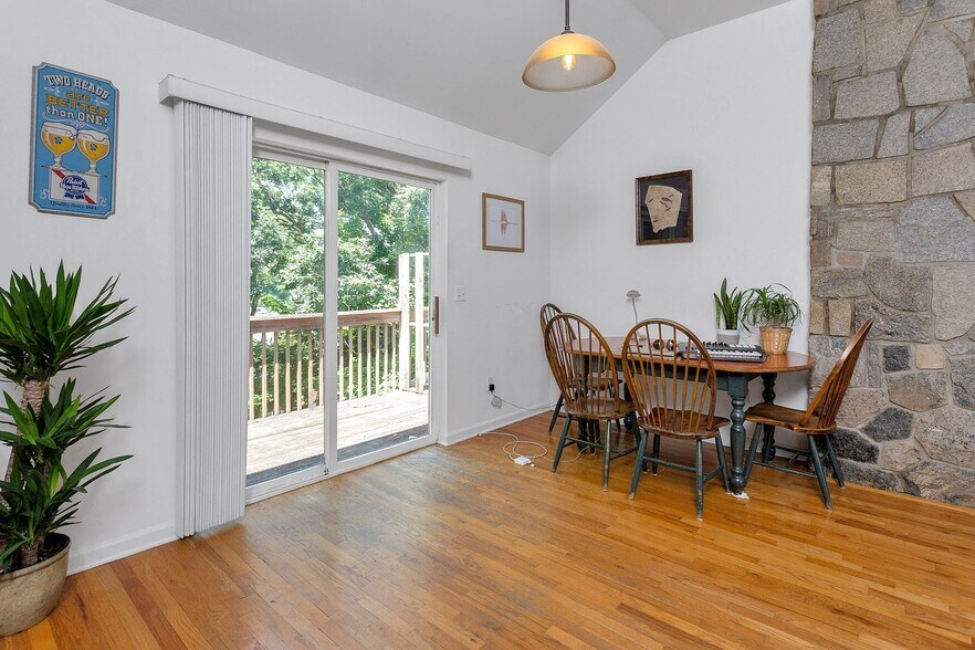 More Photos Of 76 Hope St, Stamford Apartments For Sale