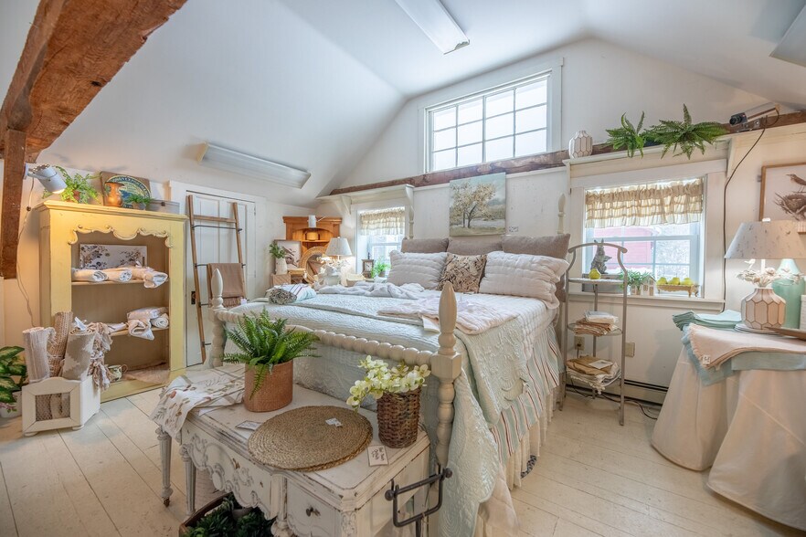 More Photos Of 16 West Main St, Wilmington General Retail For Sale