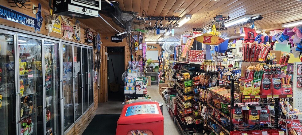 More Photos Of 1232 1st, Sutherland Convenience Store For Sale