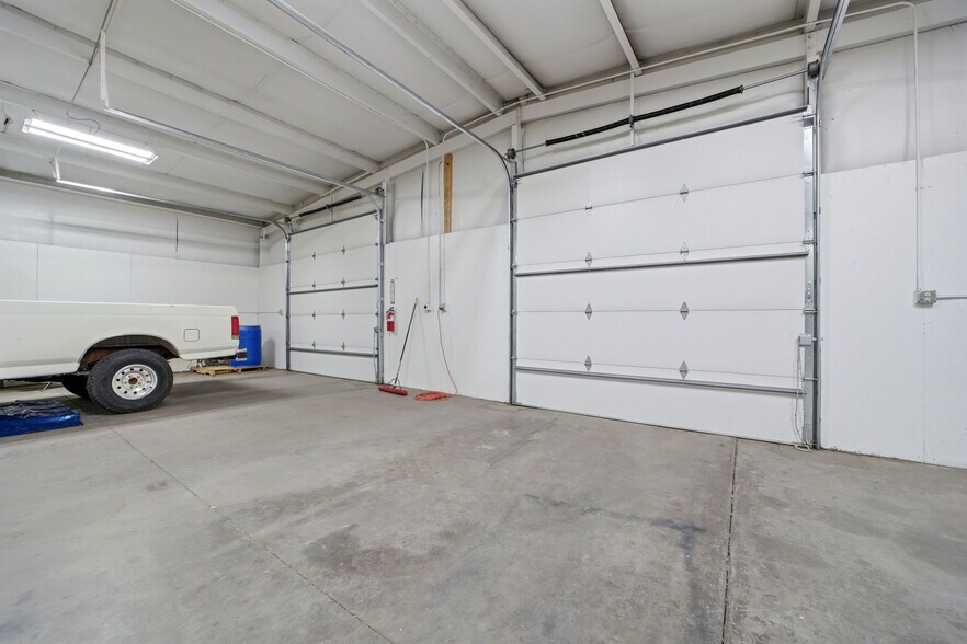 More Photos Of 114 5th St, Fowler Industrial For Lease