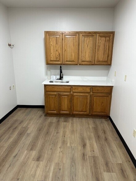 More Photos Of 416 W 15th St, Edmond Office For Sale