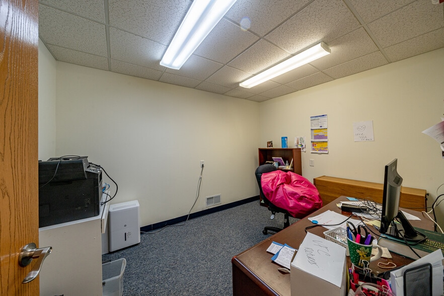 More Photos Of 353 Island Cottage Rd, Rochester Medical For Lease