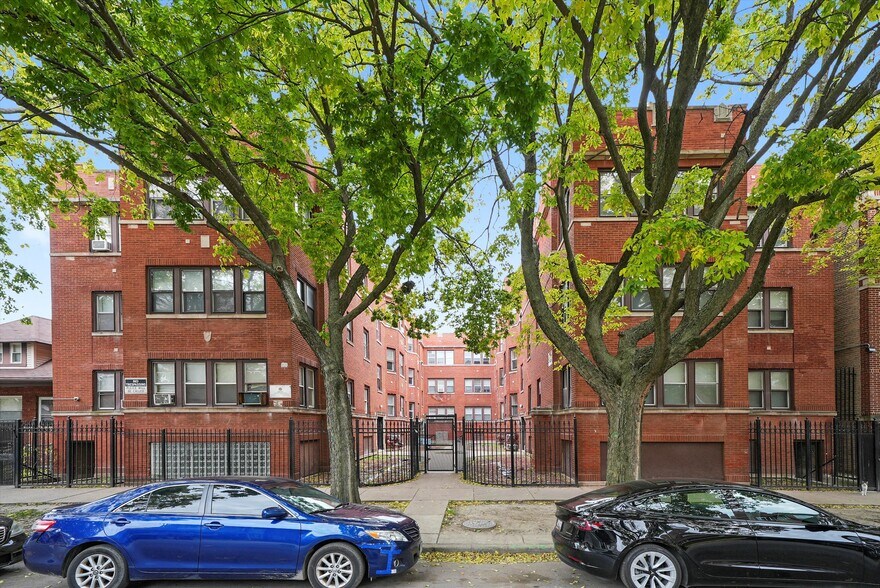 More Photos Of 7237-7243 S Bennett Ave, Chicago Apartments For Sale