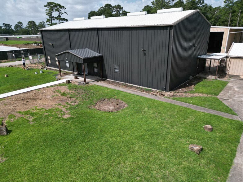 More Photos Of 23609 W Hardy Rd, Spring Warehouse For Sale