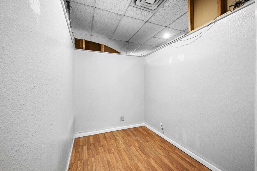 More Photos Of 309-311 S Victoria Ave, Pueblo Storefront For Sale