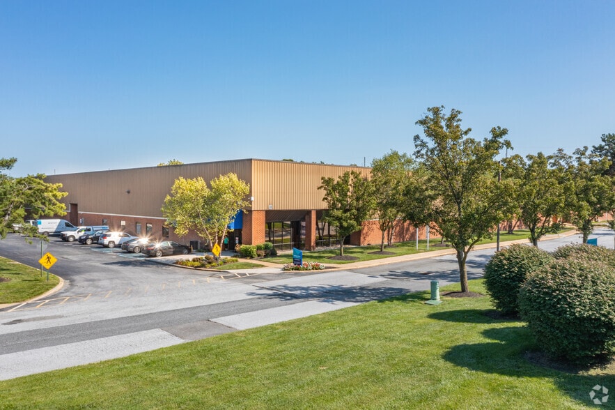 More Photos Of 300 White Clay Center Dr, Newark Warehouse For Lease