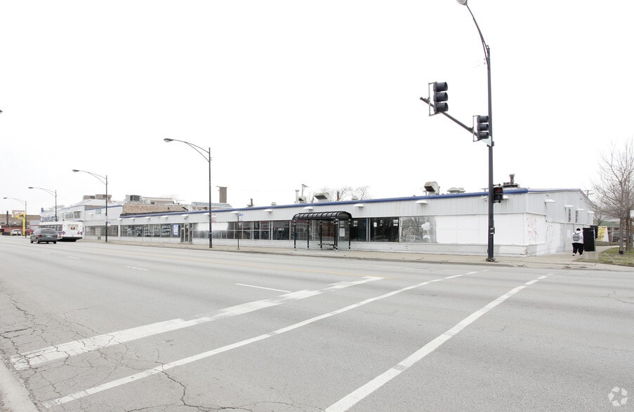 More Photos Of 4530 S Archer Ave, Chicago Auto Dealership For Sale