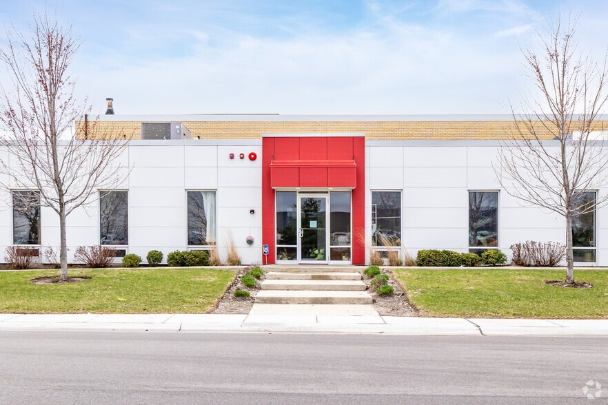 More Photos Of 2101 Arthur Ave, Elk Grove Village Manufacturing For Lease