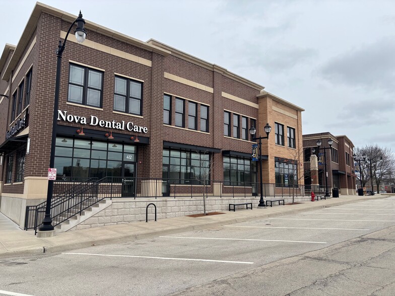 Primary Photo Of 440 E Hawley St, Mundelein Storefront Retail Office For Lease