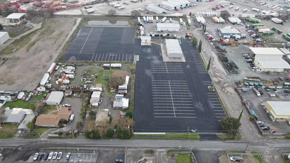 More Photos Of 2973 Loomis Rd, Stockton Truck Terminal For Lease