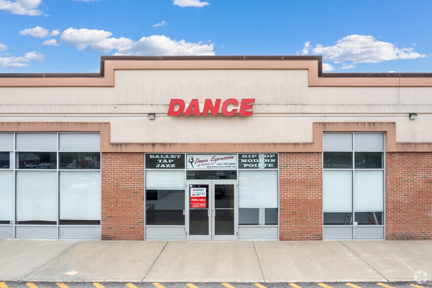 More Photos Of 986 Main St, Fishkill General Retail For Lease