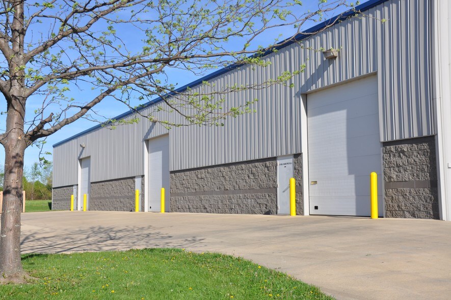 More Photos Of 3195 Grand Prix Dr, Decatur Warehouse For Lease