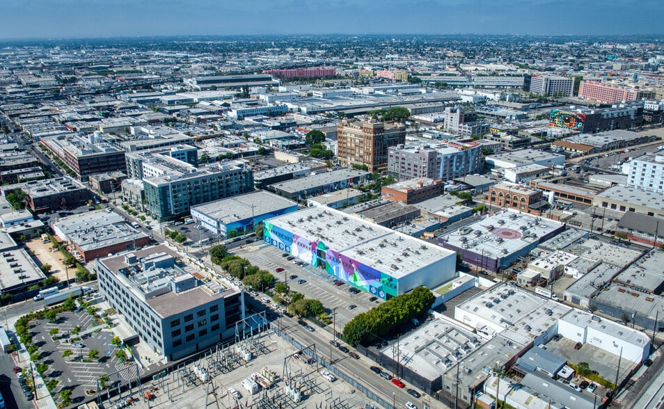 More Photos Of 655 S Santa Fe Ave, Los Angeles Industrial For Lease