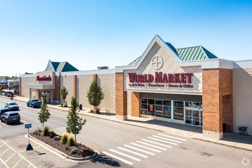 More Photos Of 310 N Clippert St, Lansing Unknown For Lease