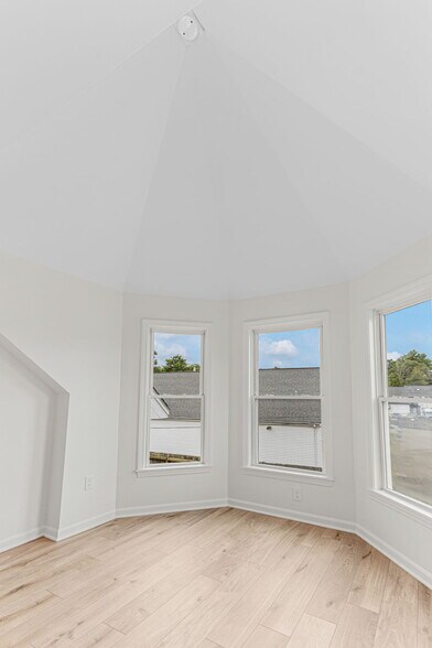 More Photos Of 280 Washington St, North Easton Light Distribution For Sale