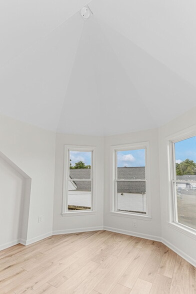 More Photos Of 280 Washington St, North Easton Flex For Sale