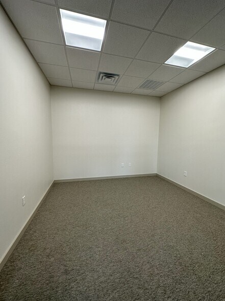 More Photos Of 10154 Windy Pointe Dr, Temple Office For Sale