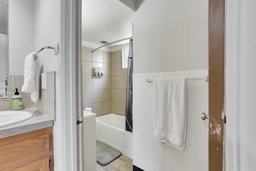 More Photos Of 27 W 8th Ave, Columbus Apartments For Sale