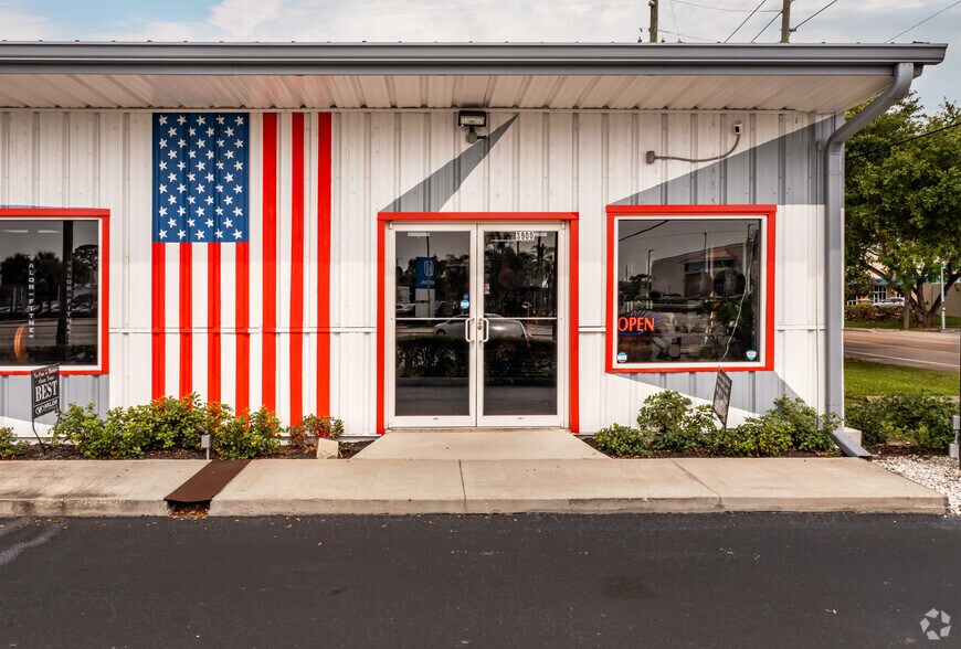 More Photos Of 3900 78th Ave, Pinellas Park Showroom For Lease