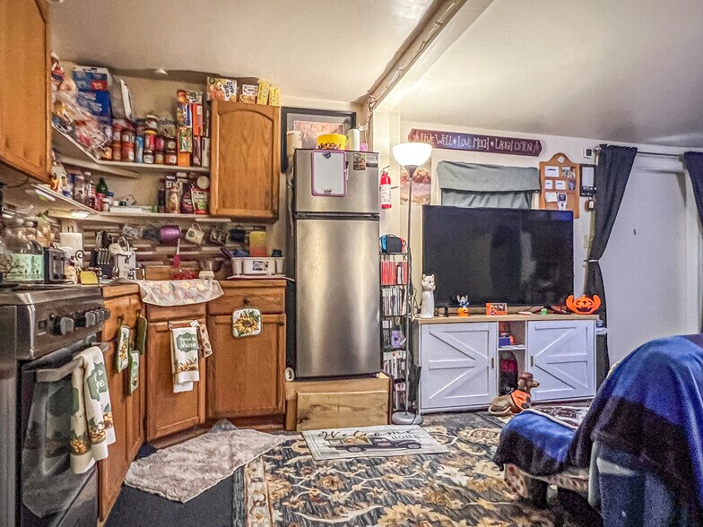 More Photos Of 153 Main St, Delhi Apartments For Sale