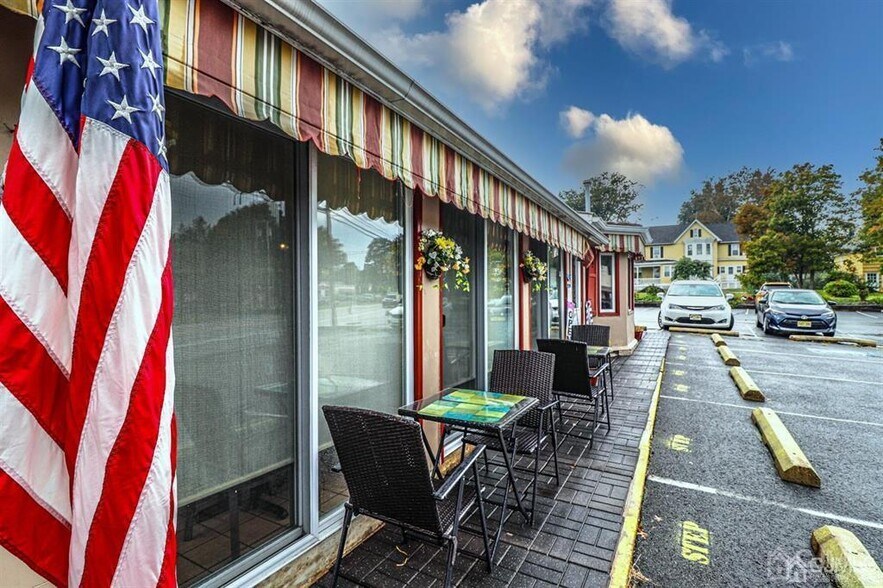 More Photos Of 36 John Ringo Rd, Ringoes Restaurant For Lease
