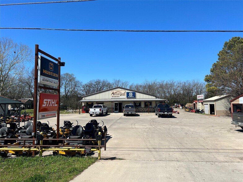 More Photos Of 1521 N State Highway 121, Bonham Freestanding For Sale