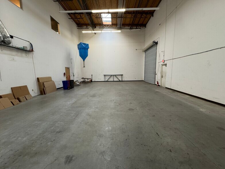 More Photos Of 29033 Avenue Sherman, Valencia Loft Creative Space For Sale