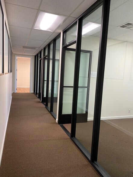 More Photos Of 3637 Motor Ave, Los Angeles Loft Creative Space For Lease