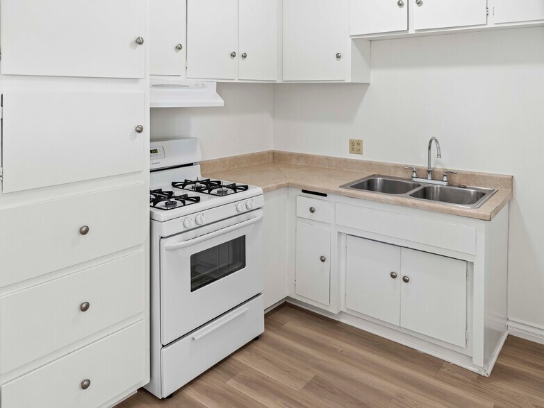 More Photos Of 3605 Stephen M White Dr, San Pedro Multifamily For Sale