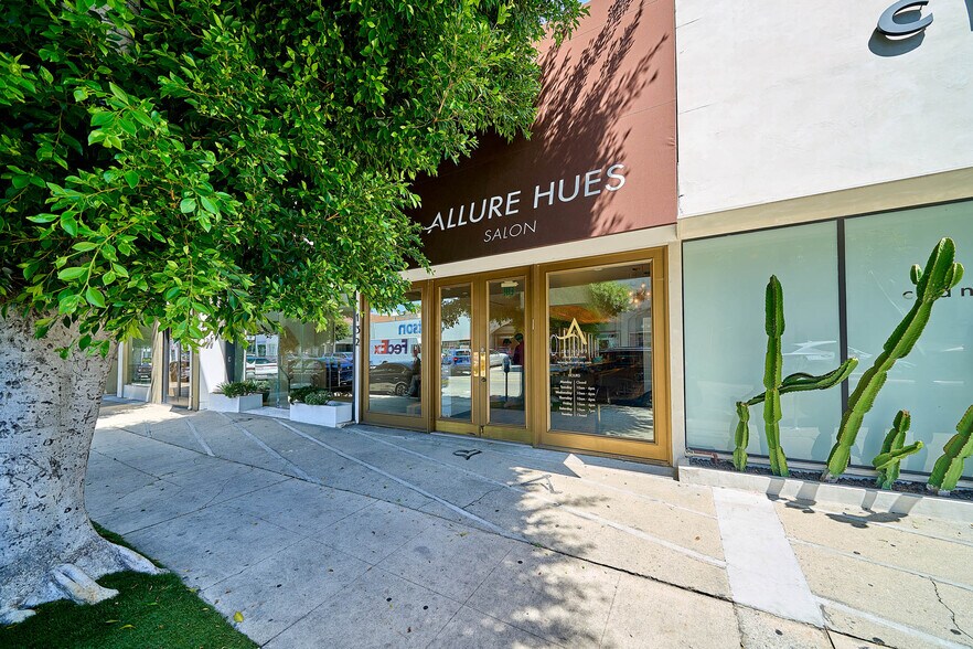 More Photos Of 130-134 S Robertson Blvd, Los Angeles Storefront For Sale