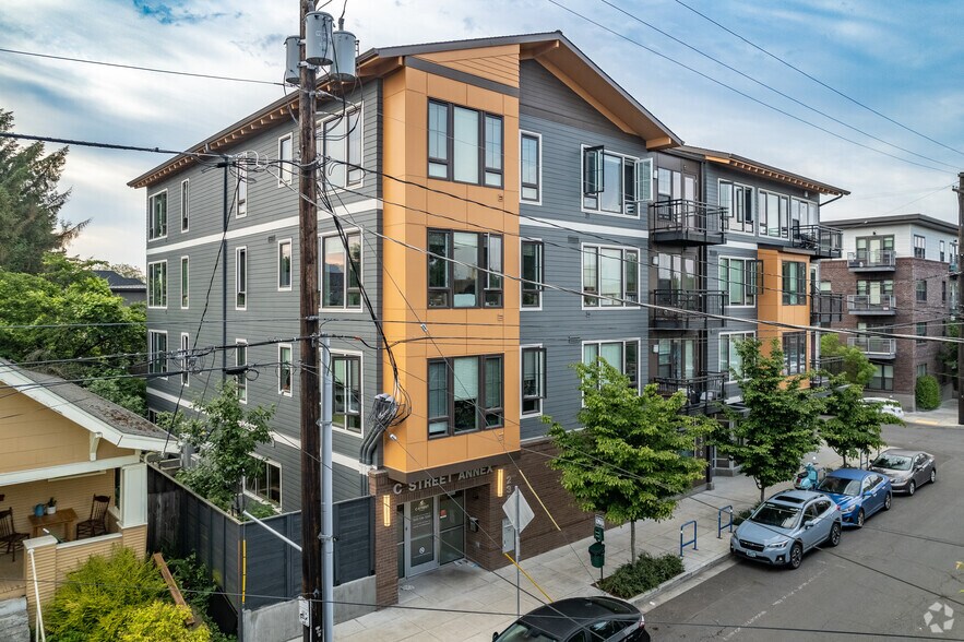 More Photos Of 2350 SE 37th Ave, Portland Apartments For Lease