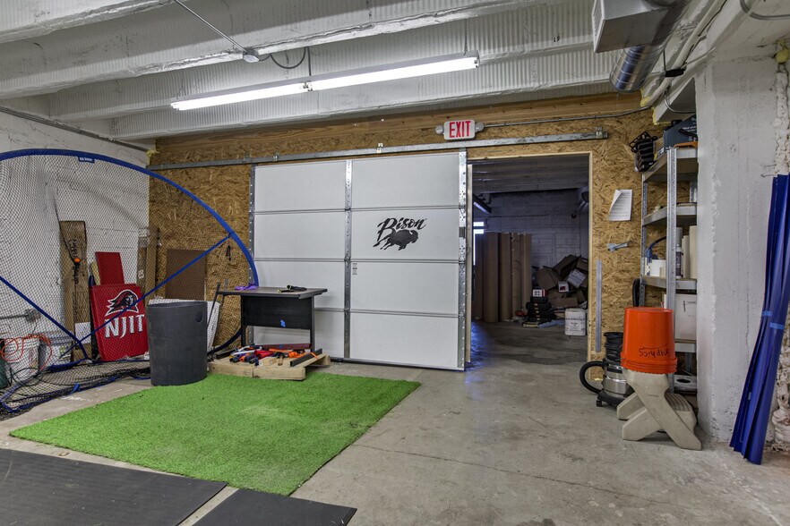 More Photos Of 415 S 7th St, Lincoln Warehouse For Sale