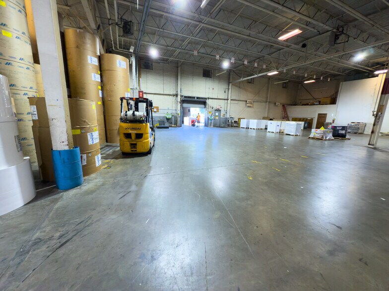 More Photos Of 5800 Peachtree Rd, Atlanta Manufacturing For Sale
