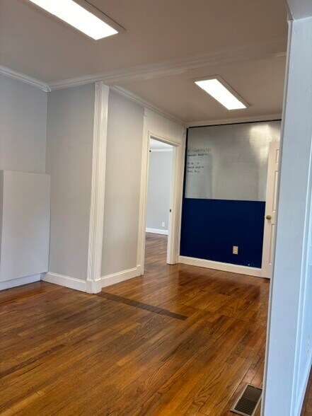 More Photos Of 202 Carolina Ave, Moncks Corner Office For Sale